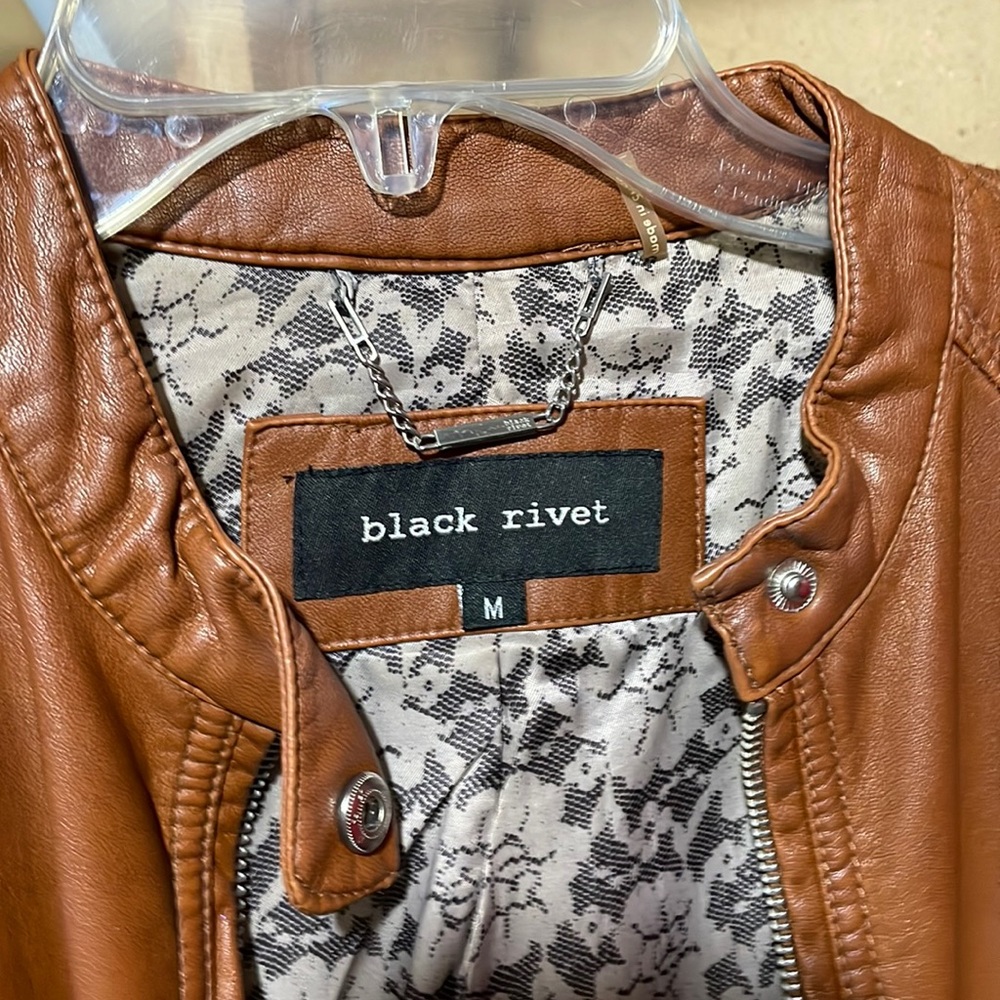 Size med Women’s leather jacket
